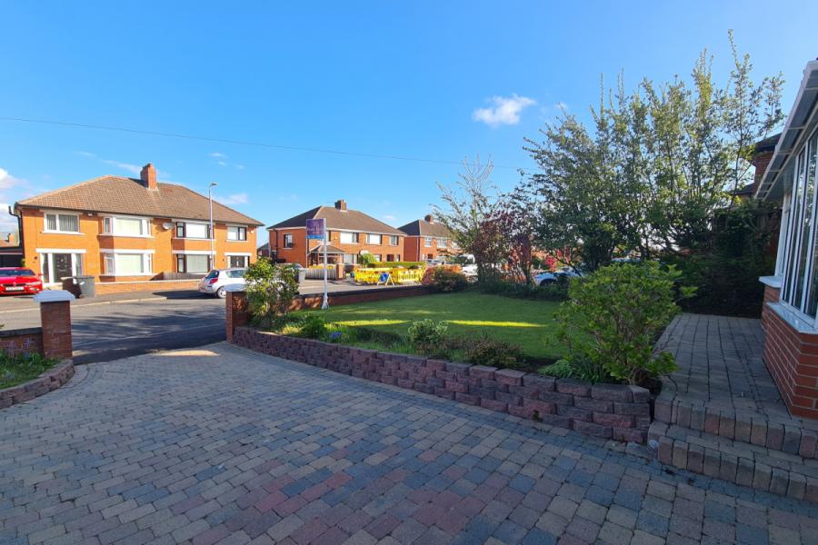 36 Roddens Crescent