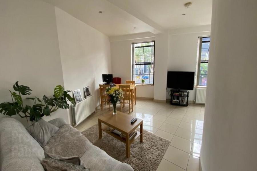 Apartment A, 1 Ashley Avenue
