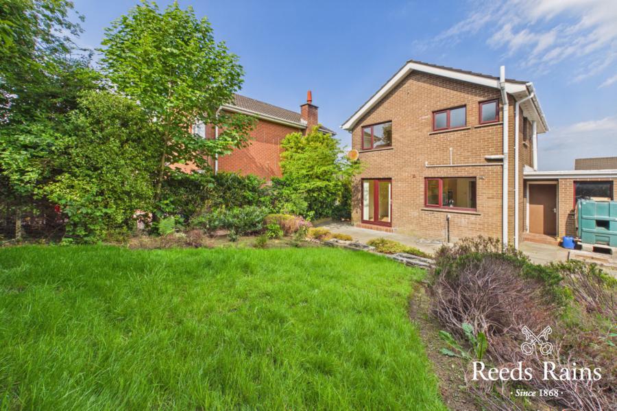 86 Trossachs Drive