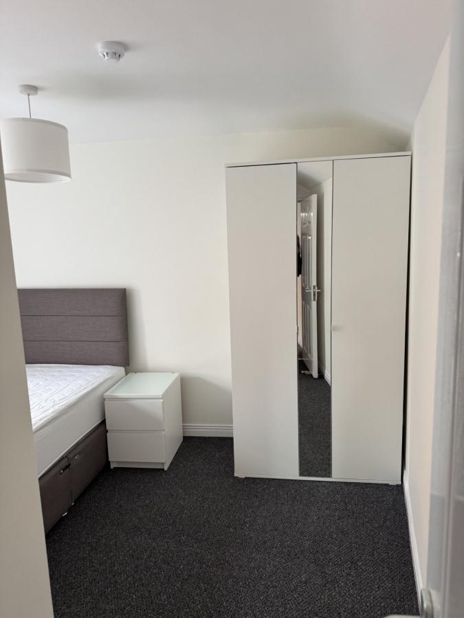 143b, Lisburn Road
