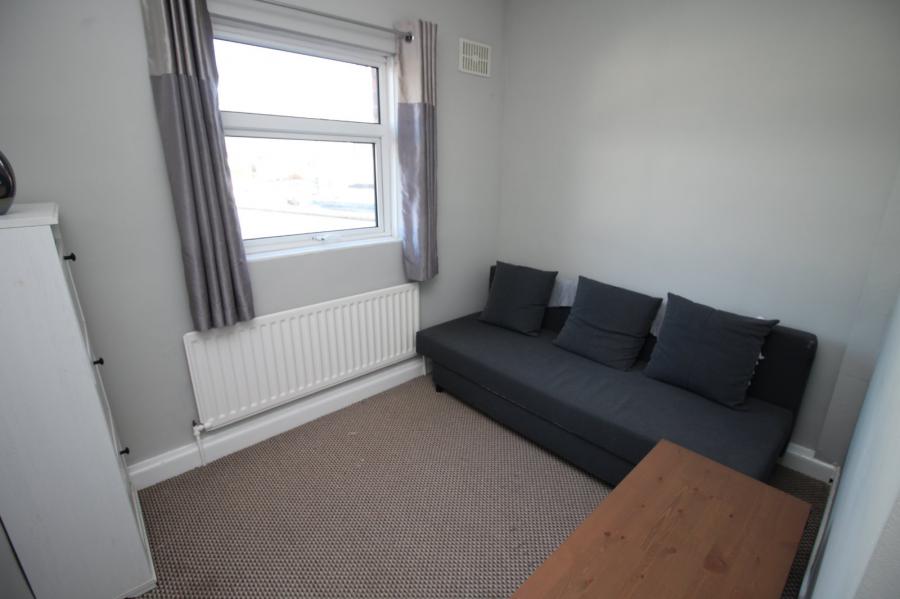 8 Chesham Gardens