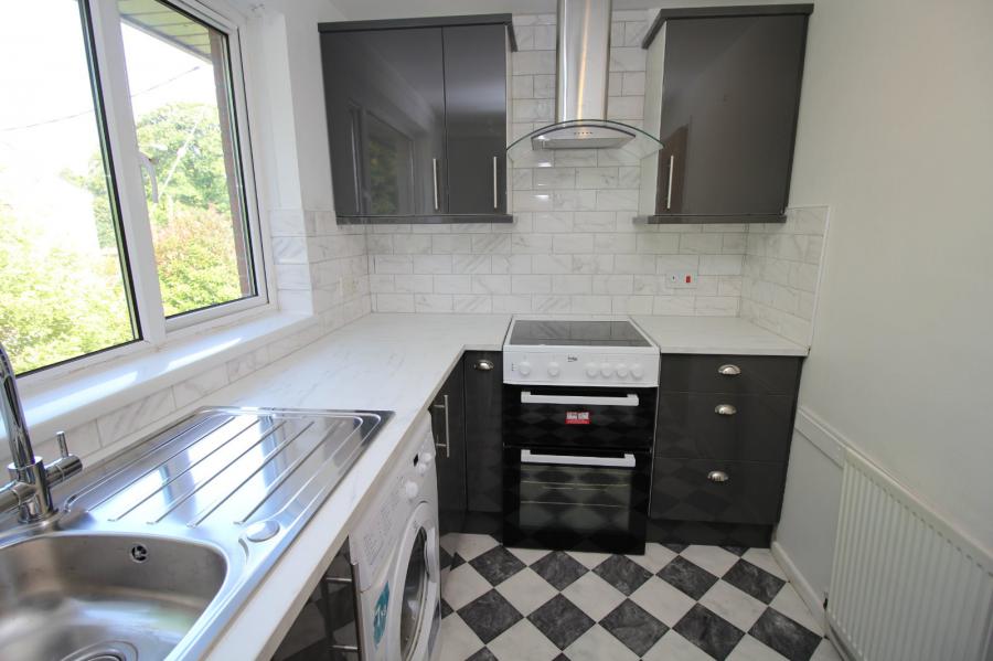1A Strathearn Court