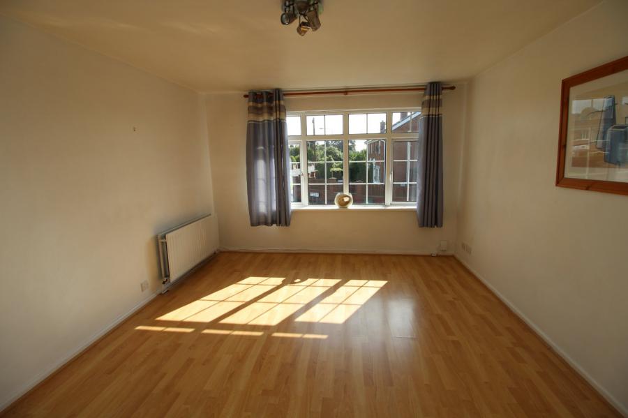 1A Strathearn Court