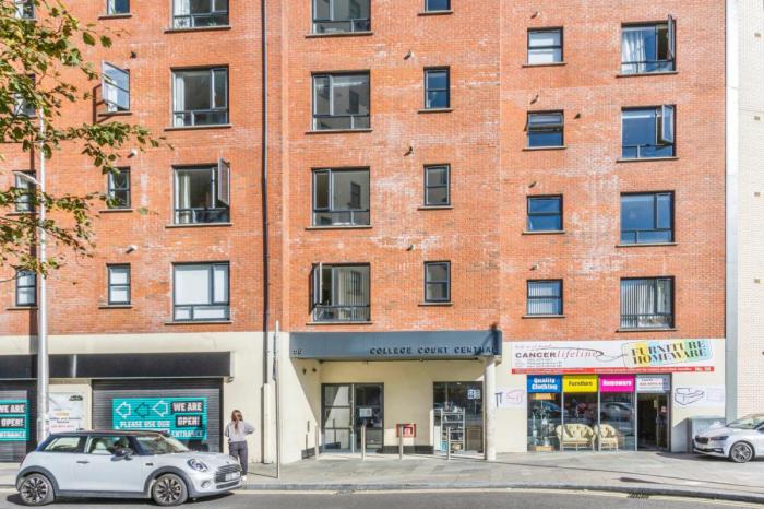 Apartment 805, College Court Central