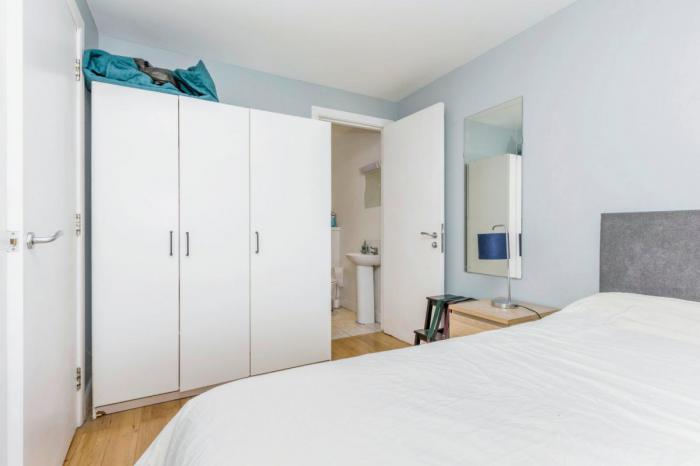 Apartment 805, College Court Central