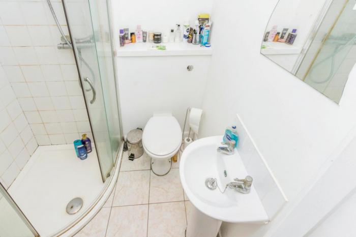 Apartment 805, College Court Central
