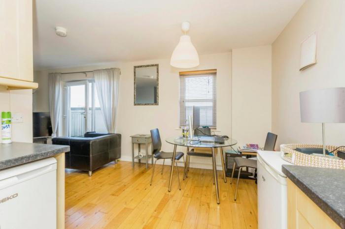 Apartment 805, College Court Central