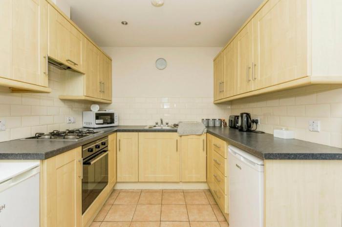 Apartment 805, College Court Central