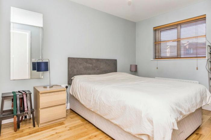 Apartment 805, College Court Central