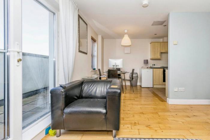 Apartment 805, College Court Central