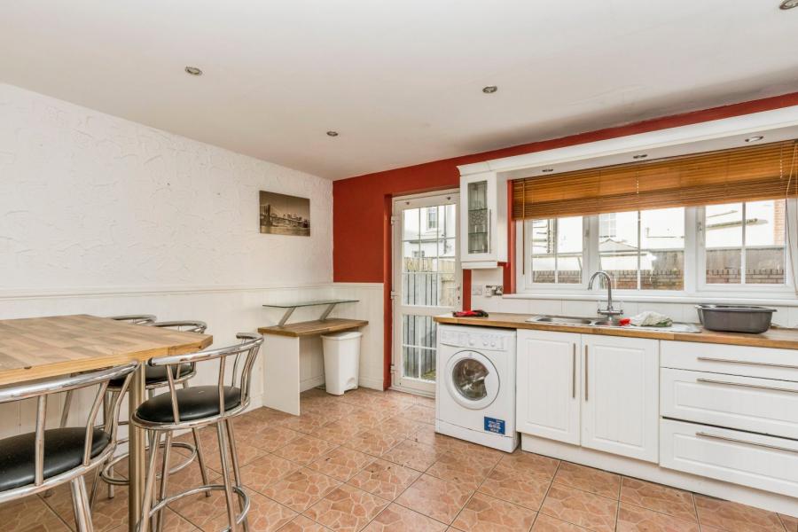 1 Catherine Street North 1 Catherine Street North