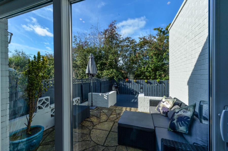5 Glennor Crescent West