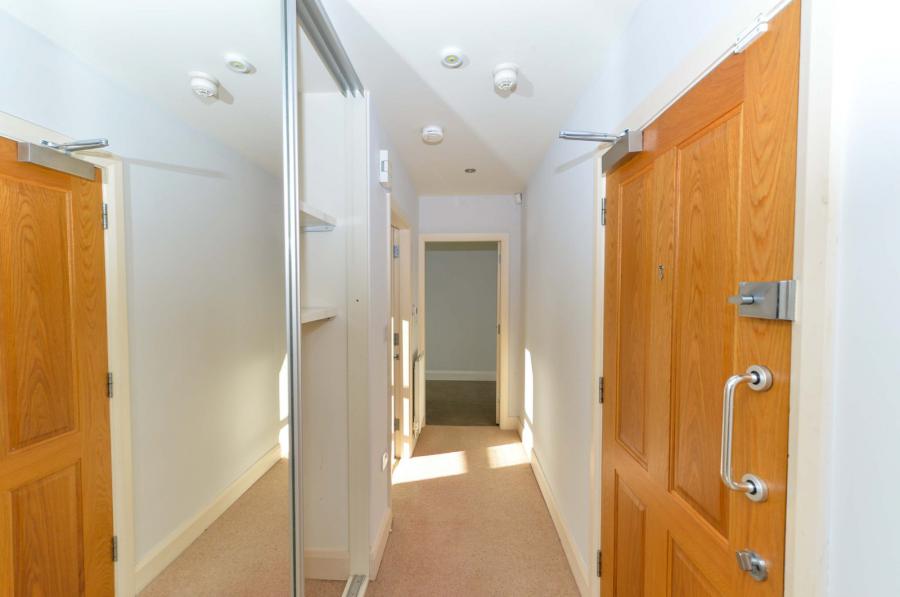 Apartment 40 Sandown Manor