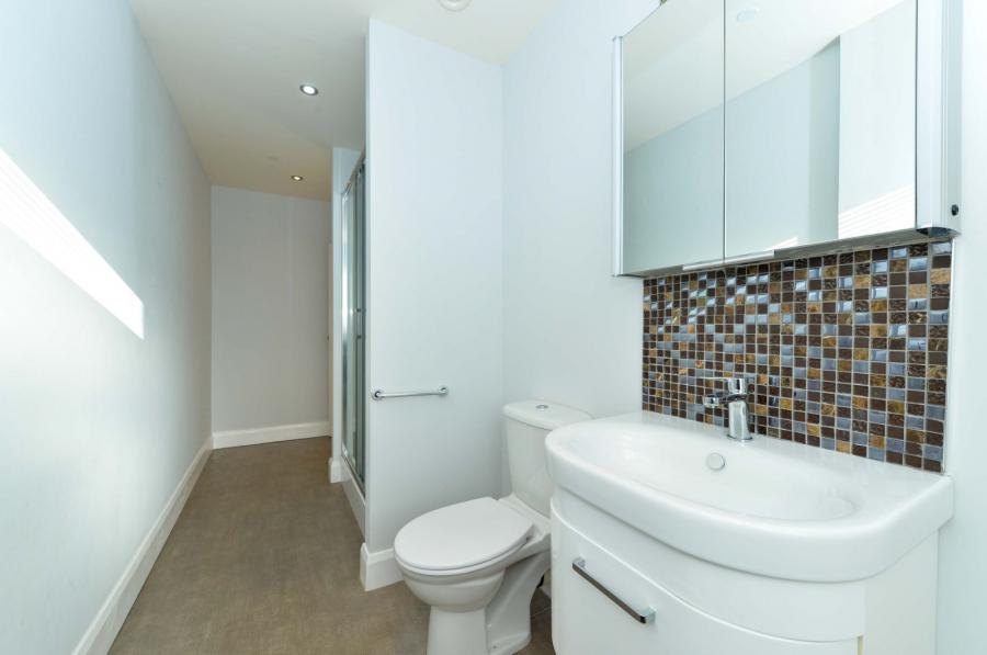 Apartment 40 Sandown Manor