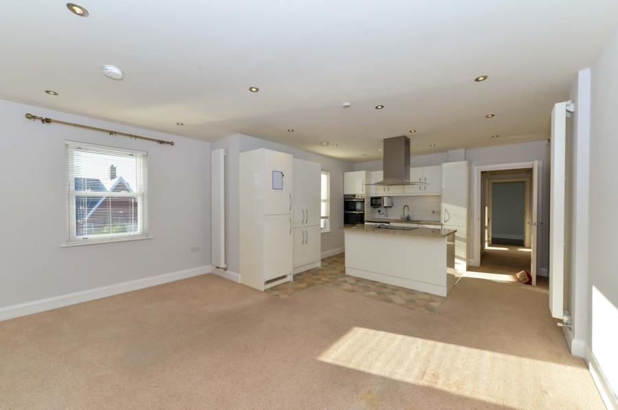 Apartment 40 Sandown Manor