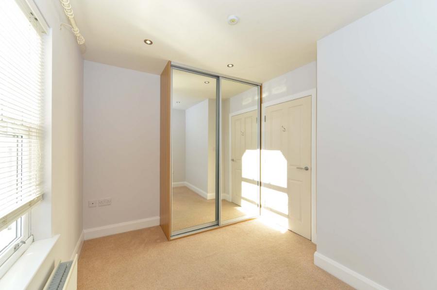 Apartment 40 Sandown Manor