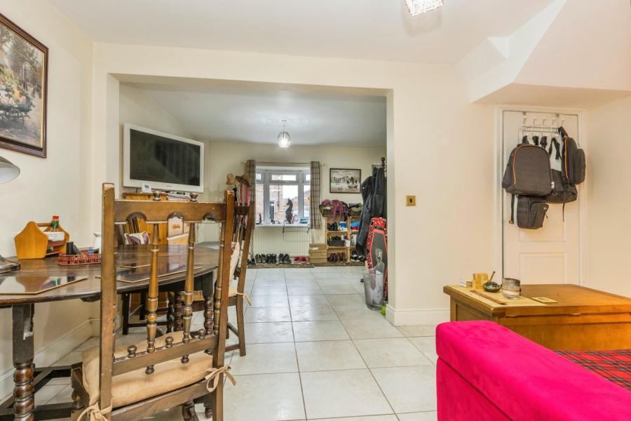 8 Frenchpark Street