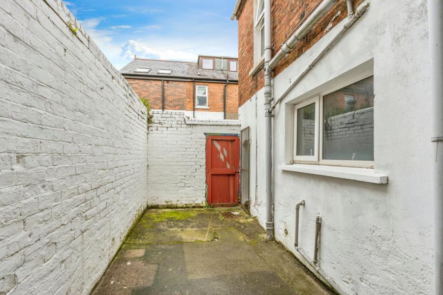 35 Haypark Avenue