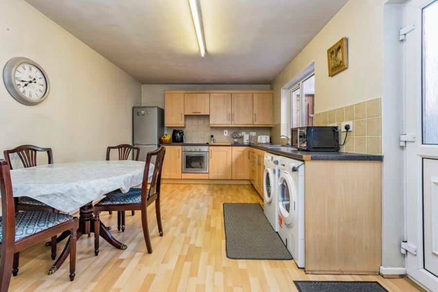 Hh, 139 Donegall Avenue