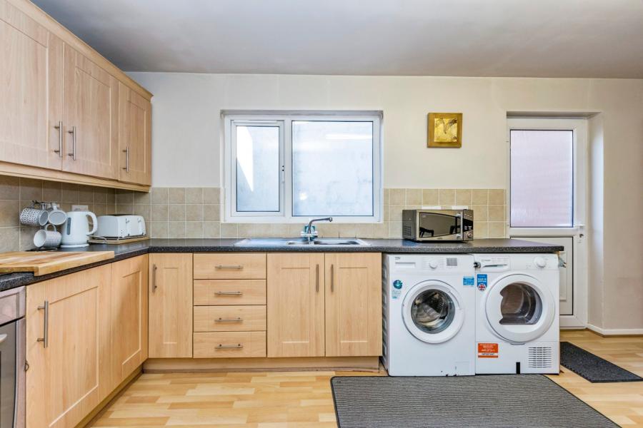 Hh, 139 Donegall Avenue