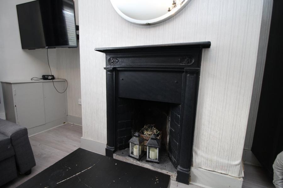 15 Whitehall Gardens