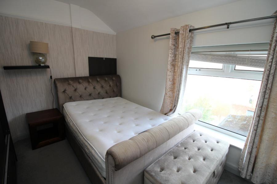 15 Whitehall Gardens