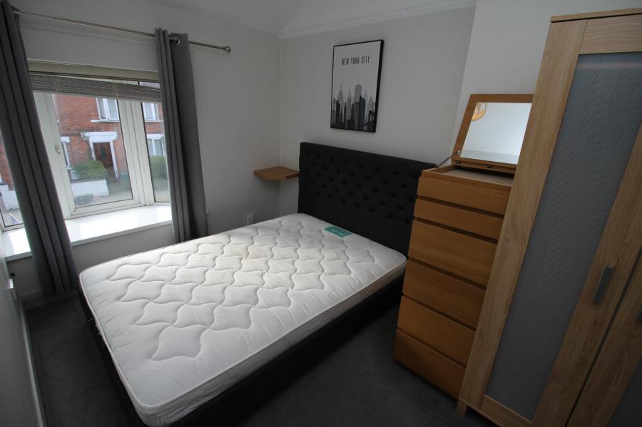 15 Whitehall Gardens