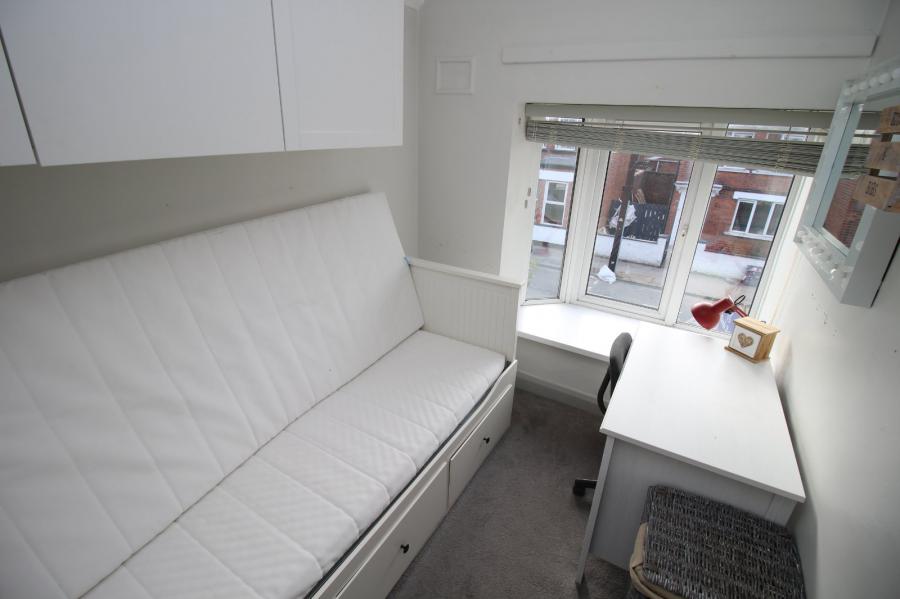 15 Whitehall Gardens