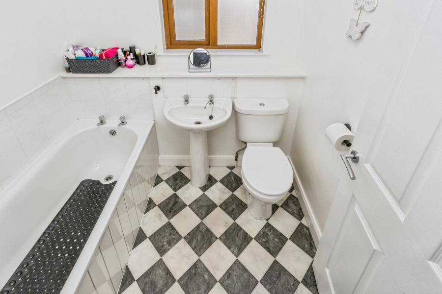 27 Heath Lodge Avenue