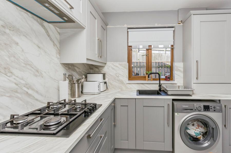 27 Heath Lodge Avenue
