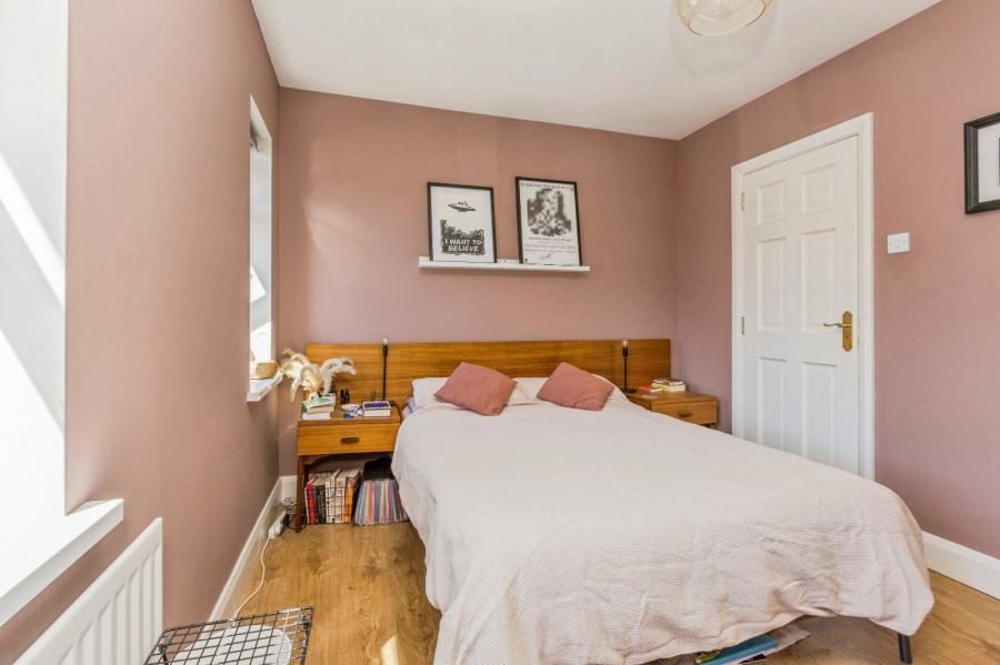 68 Rosebery Road