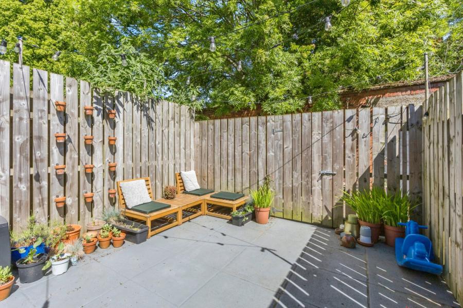 68 Rosebery Road