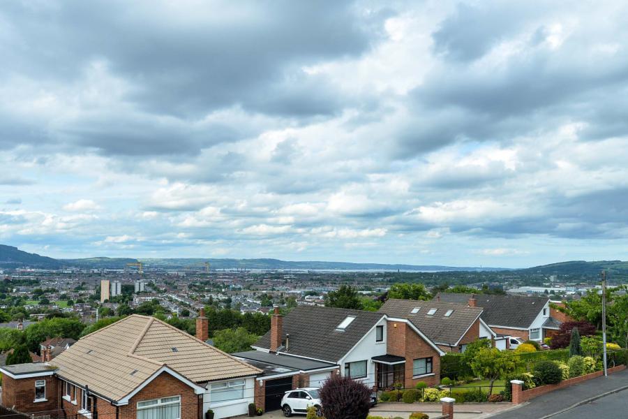 9 Beechgrove Rise