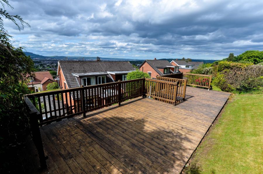 9 Beechgrove Rise