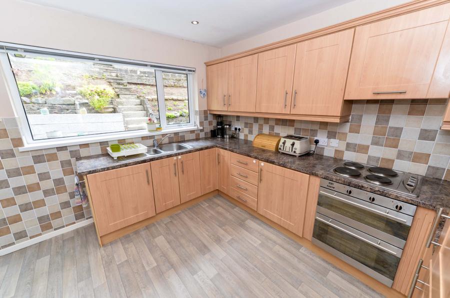 9 Beechgrove Rise