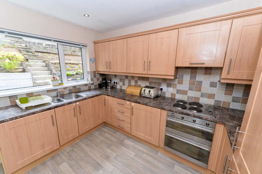 9 Beechgrove Rise