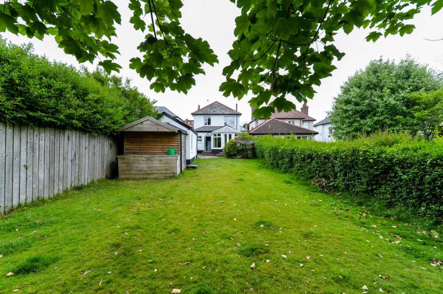 11 Thornhill Park