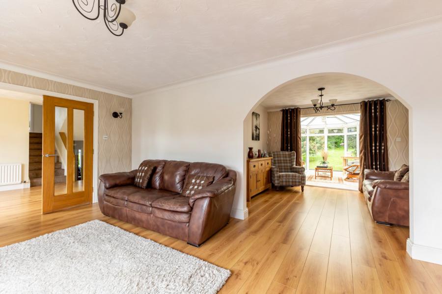 24 Crossgar Road East