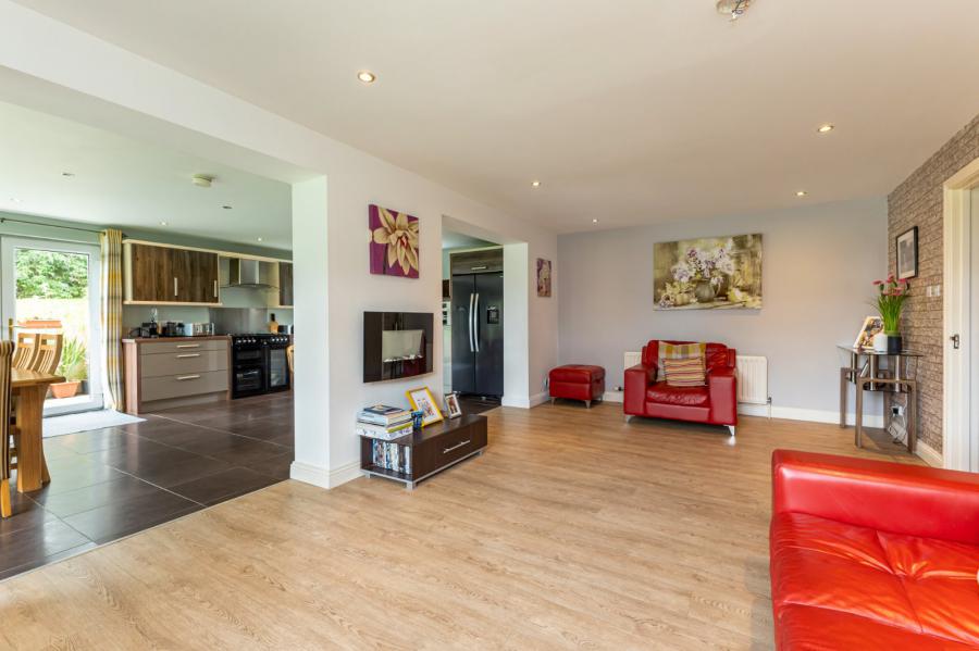 24 Crossgar Road East