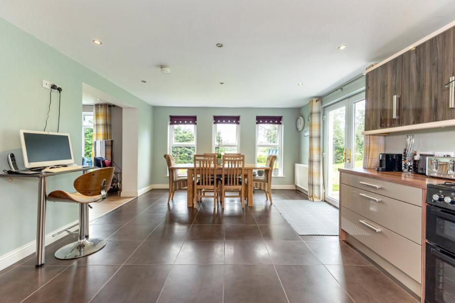 24 Crossgar Road East