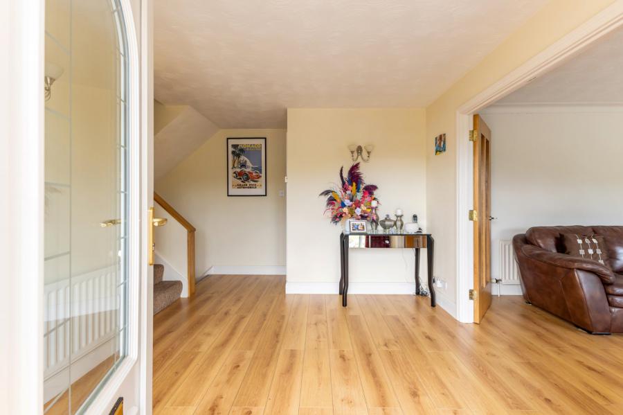 24 Crossgar Road East