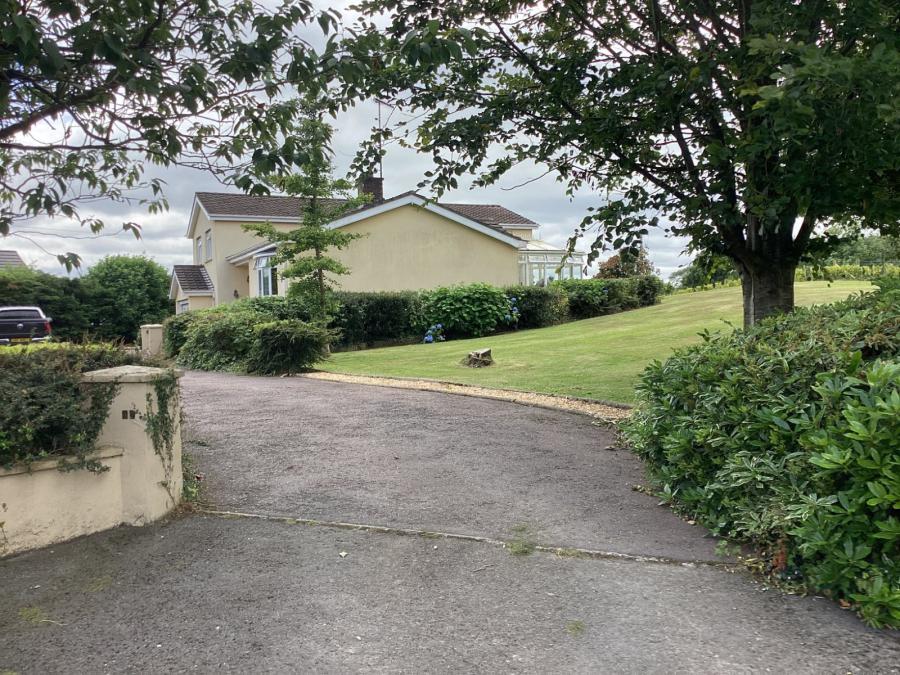 24 Crossgar Road East