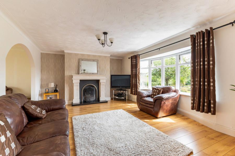 24 Crossgar Road East