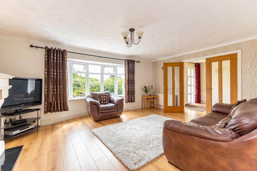 24 Crossgar Road East