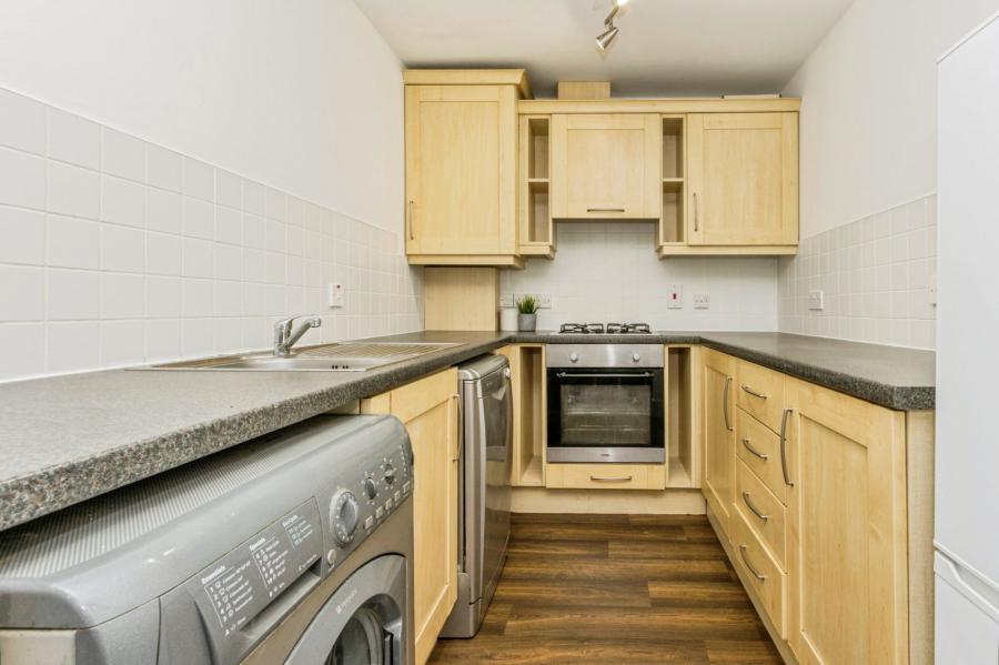 Apartment 7 South Studios, Tates Avenue