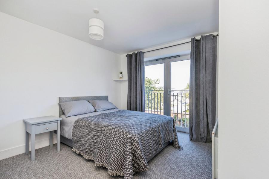Apartment 7 South Studios, Tates Avenue