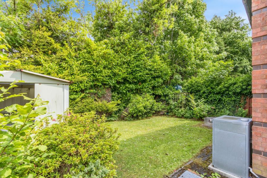 20 Briarwood Park
