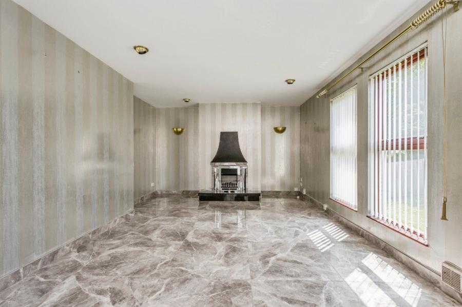 20 Briarwood Park