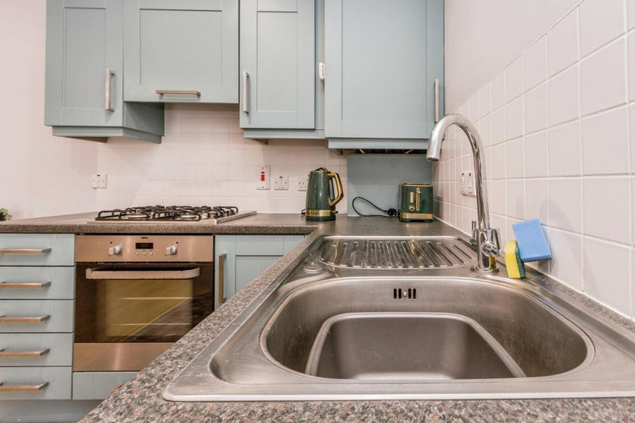 Flat 2 South Studios, 85 Tates Avenue