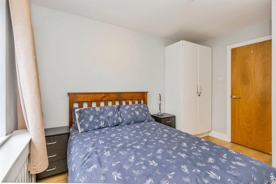Flat 2 South Studios, 85 Tates Avenue